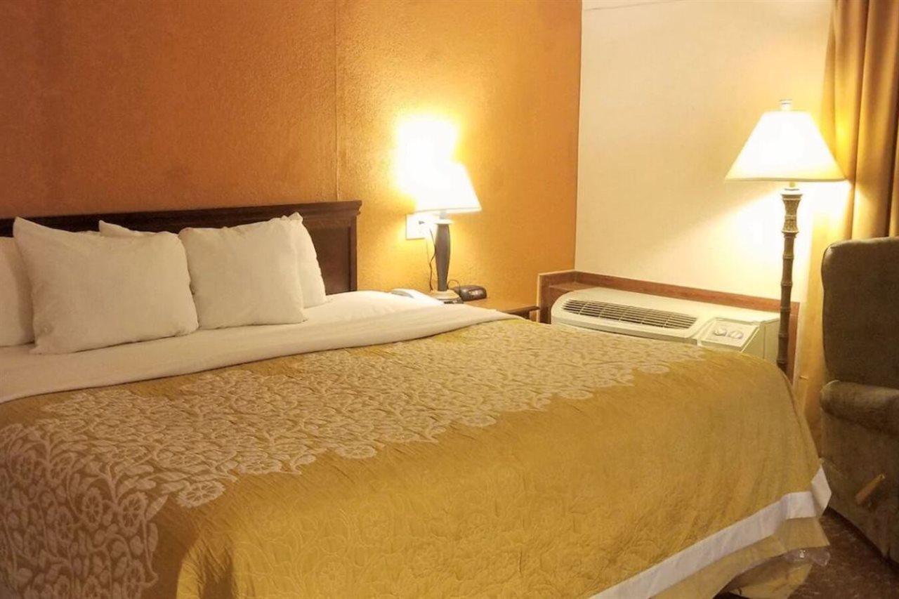 Days Inn By Wyndham Ann Arbor Eksteriør billede