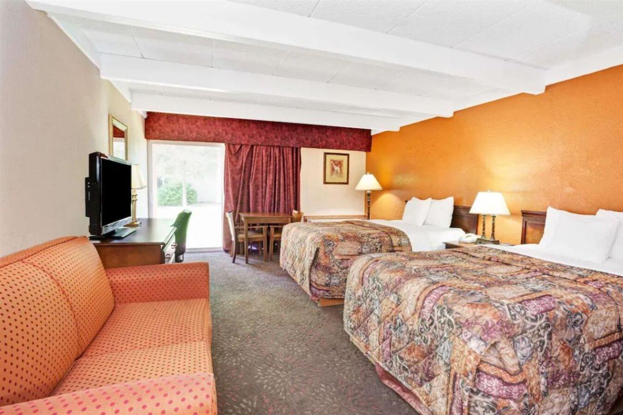 Days Inn By Wyndham Ann Arbor Eksteriør billede