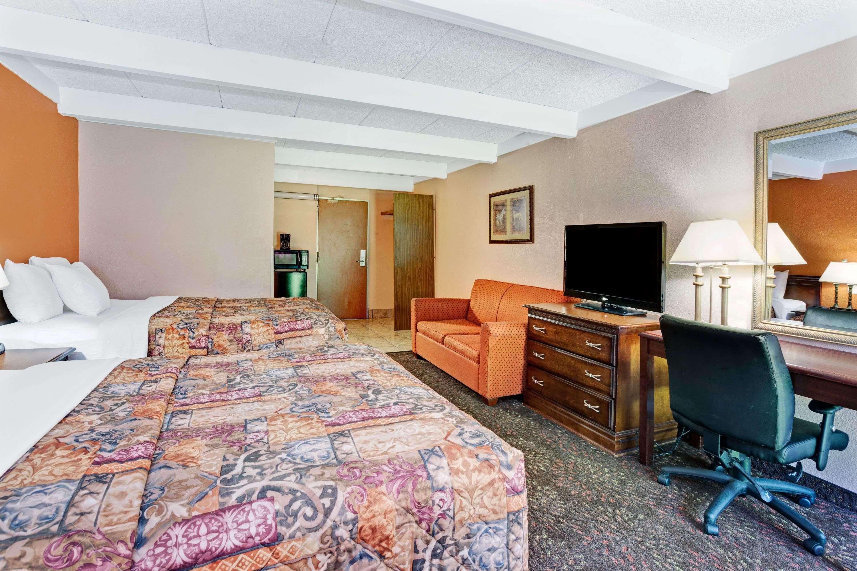 Days Inn By Wyndham Ann Arbor Eksteriør billede